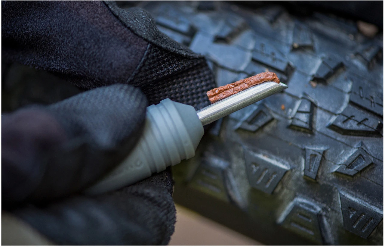 Blackburn Plugger Tubeless Tire Repair Kit – Image 5